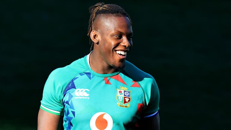 Maro Itoje and Courtney Lawes fighting it out for Lions’ Player of the Series Maro Itoje and Courtney Lawes fighting it out for Lions’ Player of the Series