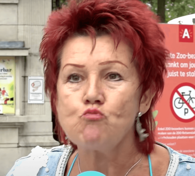Woman who says she’s ‘having affair’ with chimp is banned from visiting him by zoo Woman who says she’s ‘having affair’ with chimp is banned from visiting him by zoo