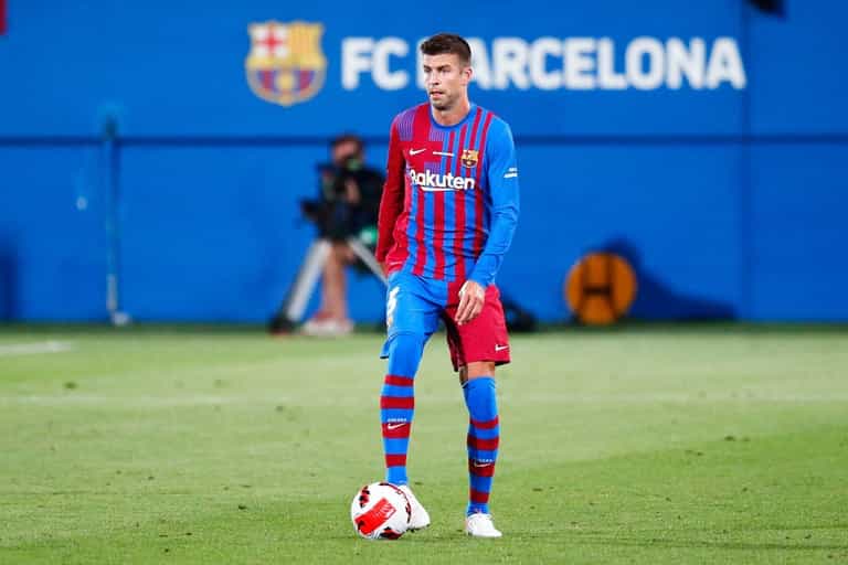 Gerard Pique the only player who ‘volunteered to take pay cut’ to save Barcelona Gerard Pique the only player who ‘volunteered to take pay cut’ to save Barcelona