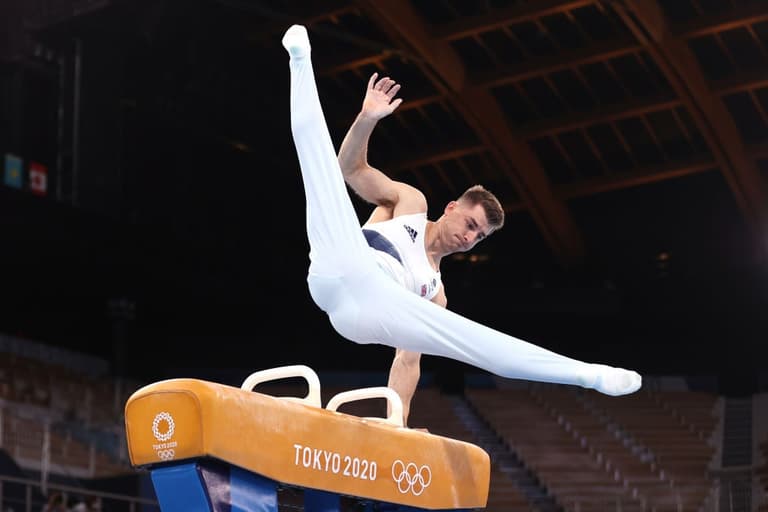Max Whitlock retains his Olympic title in the men’s pommel horse Max Whitlock retains his Olympic title in the men’s pommel horse