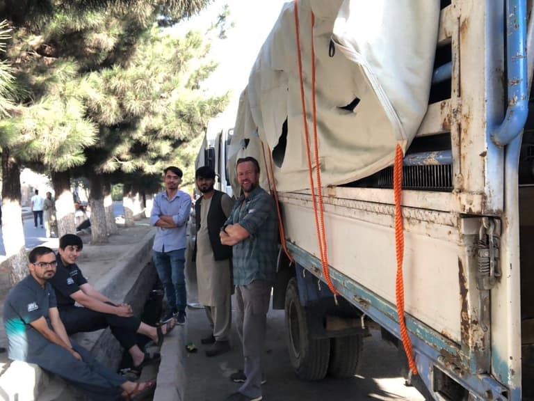 Taliban blocks ex-Marine’s evacuation of 200 dogs and cats from Kabul Taliban blocks ex-Marine’s evacuation of 200 dogs and cats from Kabul