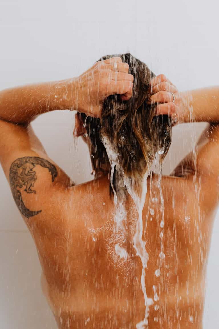 Woman who is allergic to water explains how she takes a shower Woman who is allergic to water explains how she takes a shower