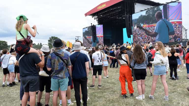 Woman, 20, dies in hospital after being rushed from Reading Festival Woman, 20, dies in hospital after being rushed from Reading Festival