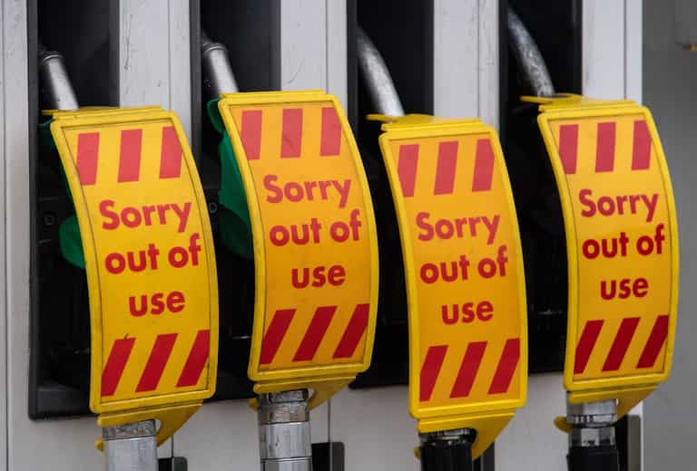 Woman admits to joining fuel queues because ‘everyone else is’ Woman admits to joining fuel queues because ‘everyone else is’