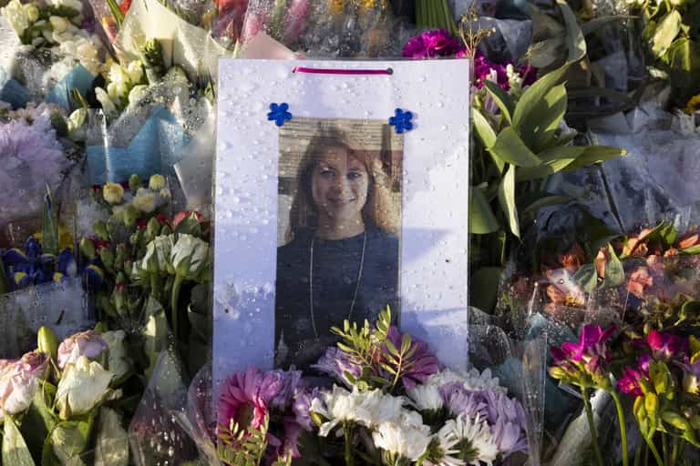 Wayne Couzens ‘used police ID to kidnap Sarah Everard’ Wayne Couzens ‘used police ID to kidnap Sarah Everard’