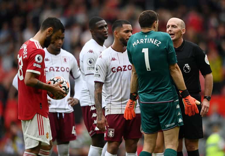 Emi Martinez urges Ronaldo to take late Man Utd penalty before Fernandes’ miss Emi Martinez urges Ronaldo to take late Man Utd penalty before Fernandes’ miss