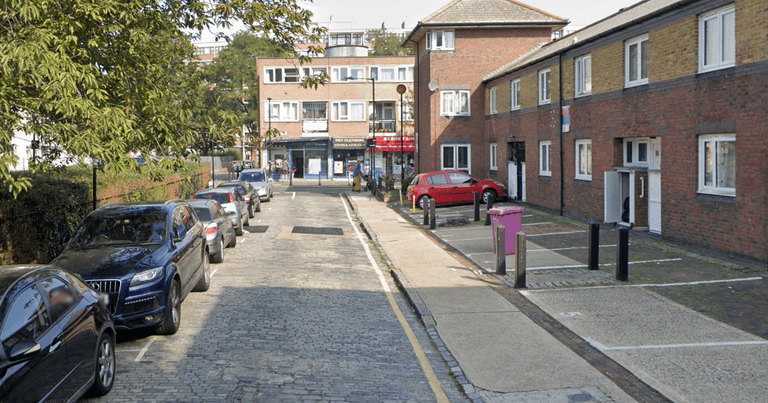 Man has hand ‘chopped off at the wrist in London after vigilantes corner him’ Man has hand ‘chopped off at the wrist in London after vigilantes corner him’