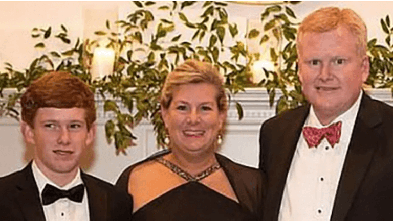 Lawyer hired hitman to kill him ‘so son could collect $10m life insurance’ Lawyer hired hitman to kill him ‘so son could collect $10m life insurance’