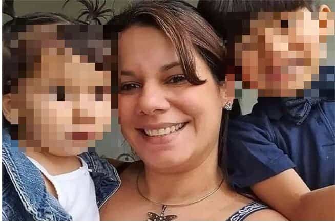 Shipwrecked mum found dead saved her children by breastfeeding them at sea Shipwrecked mum found dead saved her children by breastfeeding them at sea