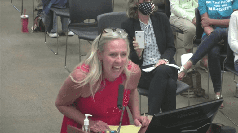 Mum takes over school board meeting with bizarre anal sex rant Mum takes over school board meeting with bizarre anal sex rant