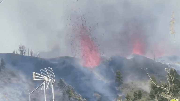 Thousands evacuated as Canary Islands volcano erupts Thousands evacuated as Canary Islands volcano erupts