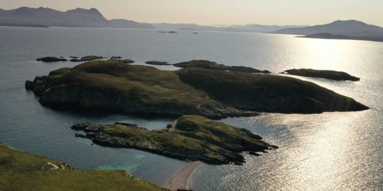 Island in Scotland goes on sale for £50,000 Island in Scotland goes on sale for £50,000