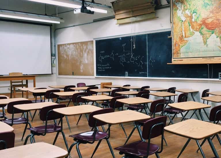 Father sues school for $1m after teacher cuts daughter’s hair Father sues school for $1m after teacher cuts daughter’s hair