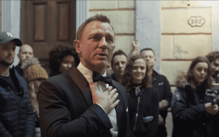Daniel Craig says goodbye to James Bond in emotional farewell speech Daniel Craig says goodbye to James Bond in emotional farewell speech