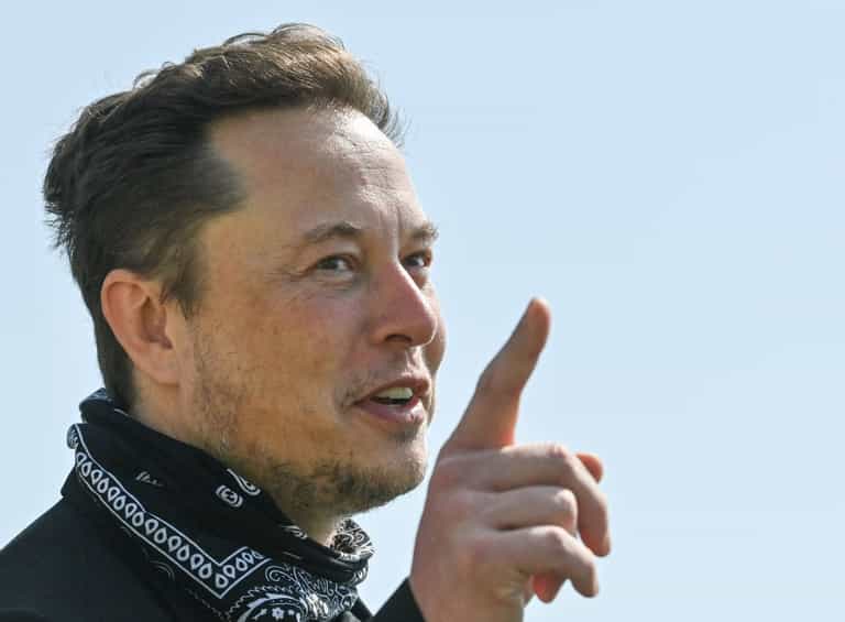 Elon Musk asks Twitter to vote on whether he should sell $21bn of Tesla shares Elon Musk asks Twitter to vote on whether he should sell $21bn of Tesla shares