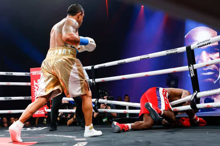 Evander Holyfield TKO’d by Vitor Belfort in first round as fans chant for Trump Evander Holyfield TKO’d by Vitor Belfort in first round as fans chant for Trump