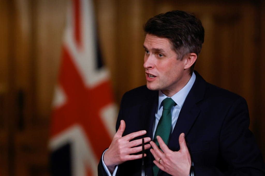 MP Gavin Williamson says he met Marcus Rashford, but he actually met rugby player Maro Itoje