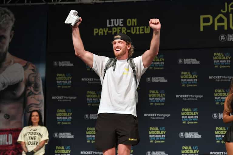 Ring girl calls out Logan Paul on Instagram after he tried to chat her up after brother’s fight Ring girl calls out Logan Paul on Instagram after he tried to chat her up after brother’s fight