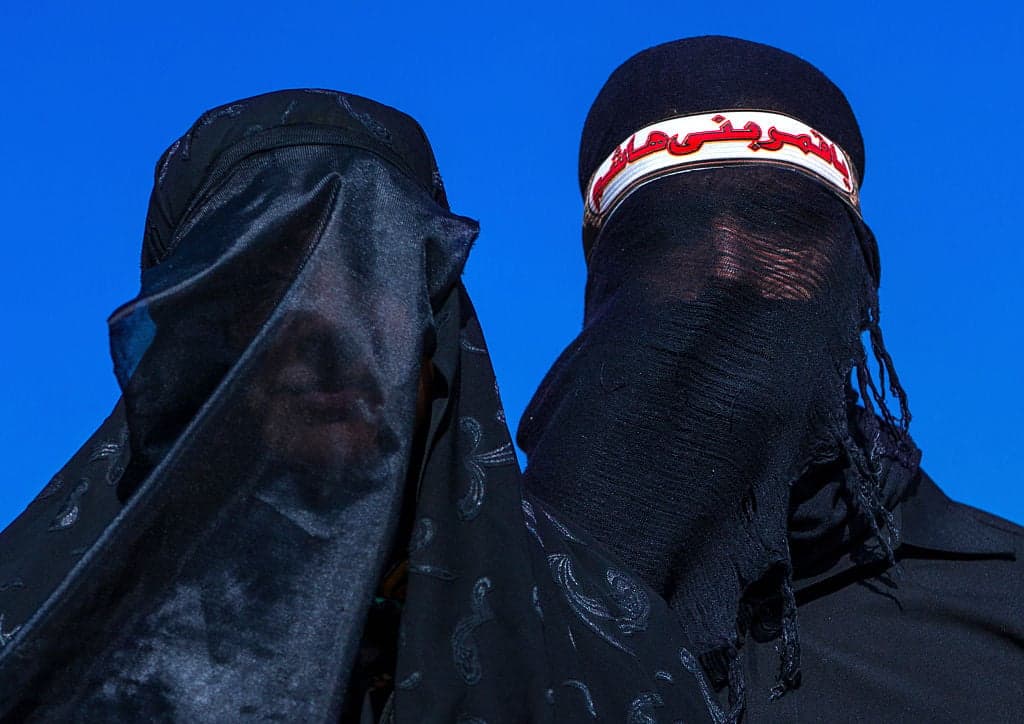 SAS troops escape Afghanistan by wearing burqas to fool Taliban