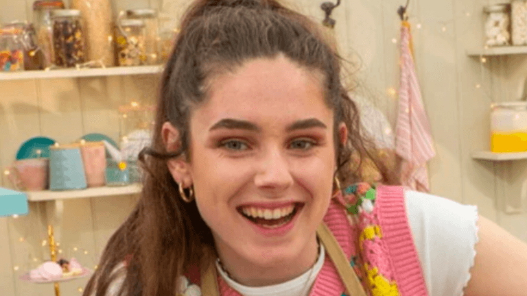 Vegan Bake Off contestant apologises after making non-vegan cake in first week Vegan Bake Off contestant apologises after making non-vegan cake in first week