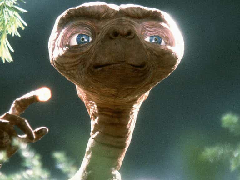 Aliens ‘tampered with nukes’ and could spark WW3, warns US Air Force officer Aliens ‘tampered with nukes’ and could spark WW3, warns US Air Force officer