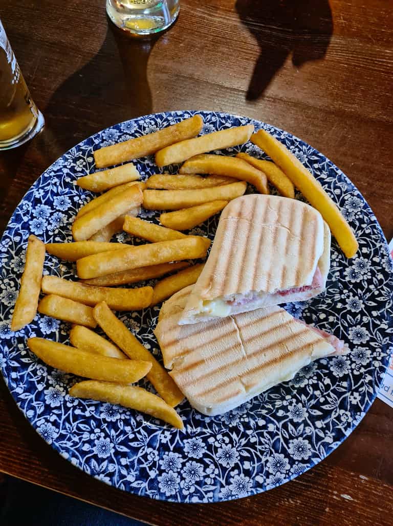 Facebook group dedicated to counting Wetherspoons chip portions is absolutely amazing Facebook group dedicated to counting Wetherspoons chip portions is absolutely amazing