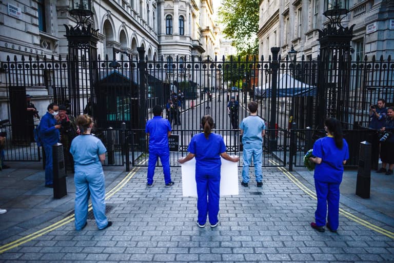 NHS doctor facing deportation because ‘she can’t speak English’ NHS doctor facing deportation because ‘she can’t speak English’