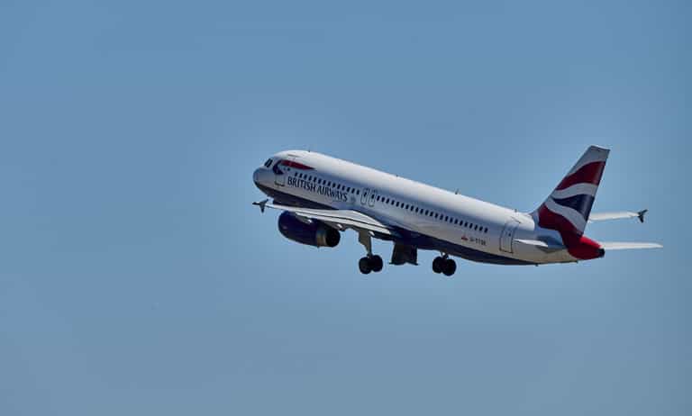 British Airways pilots told not to address passengers as ‘ladies and gentlemen’ British Airways pilots told not to address passengers as ‘ladies and gentlemen’
