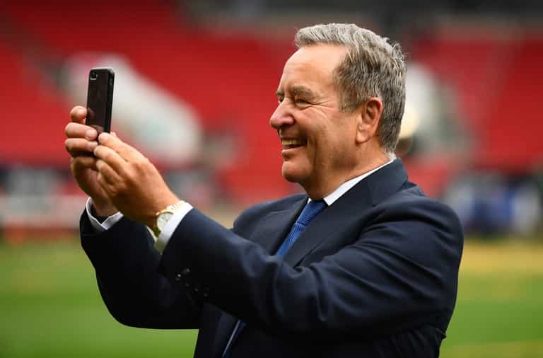 Jeff Stelling loses it on Soccer Saturday after Brighton denied blatant penalty Jeff Stelling loses it on Soccer Saturday after Brighton denied blatant penalty
