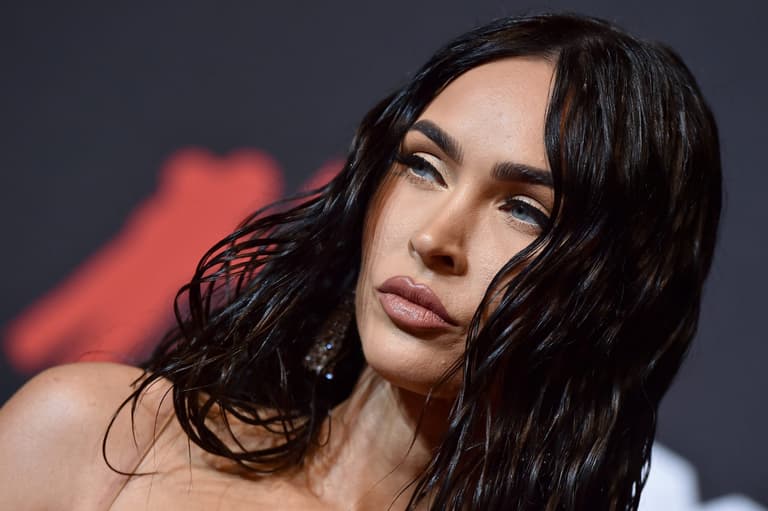 Megan Fox reveals graphic sex confession about Machine Gun Kelly Megan Fox reveals graphic sex confession about Machine Gun Kelly