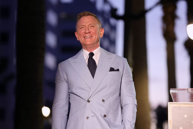 Daniel Craig said he goes to gay bars to avoid aggressive men in straight clubs Daniel Craig said he goes to gay bars to avoid aggressive men in straight clubs