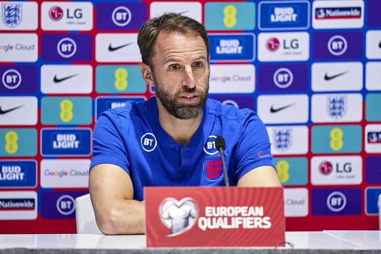 Gareth Southgate says footballers “more open” to Covid vaccine conspiracy theories Gareth Southgate says footballers “more open” to Covid vaccine conspiracy theories