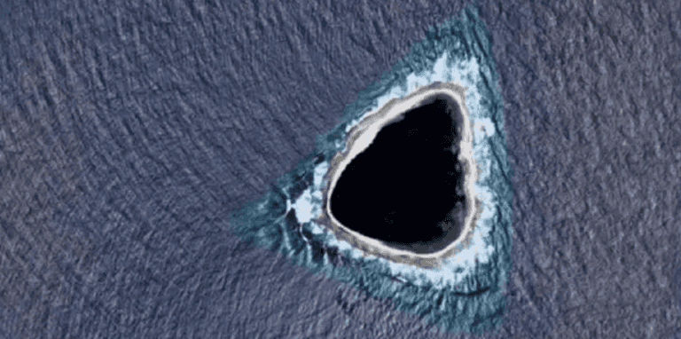 Weird ‘blacked out’ island on Google Maps sparks wild conspiracy theories Weird ‘blacked out’ island on Google Maps sparks wild conspiracy theories