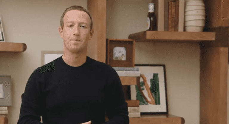 People are baffled why billionaire Zuckerberg uses a bottle of BBQ sauce as a bookstand People are baffled why billionaire Zuckerberg uses a bottle of BBQ sauce as a bookstand