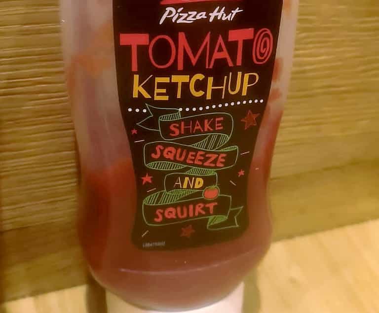Pizza Hut customer outraged over ‘sexual’ ketchup label that reads ‘shake, squeeze and squirt’ Pizza Hut customer outraged over ‘sexual’ ketchup label that reads ‘shake, squeeze and squirt’