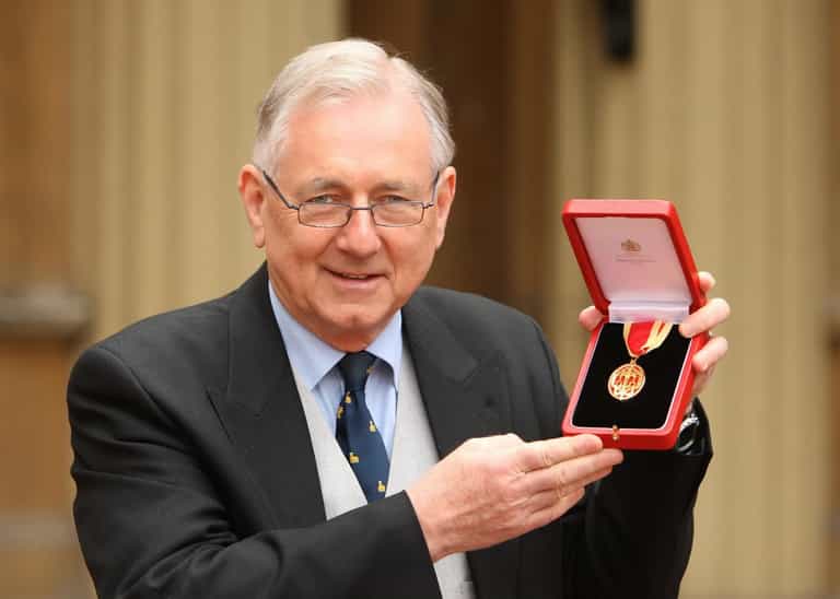 A Tory MP comes up with a very Tory way to avoid lobbying scandals – pay MPs more A Tory MP comes up with a very Tory way to avoid lobbying scandals – pay MPs more
