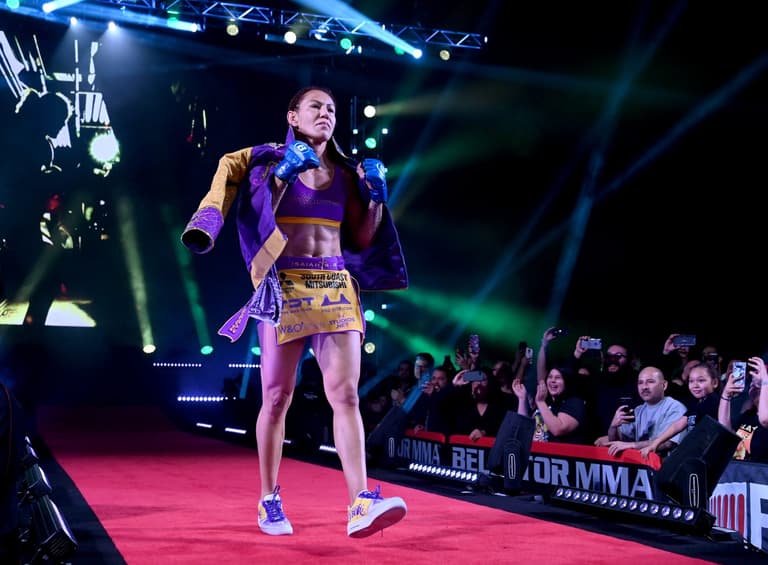 Sinead Kavanagh reveals Cris Cyborg is leaving her ‘Squid Game cards’ ahead of their fight Sinead Kavanagh reveals Cris Cyborg is leaving her ‘Squid Game cards’ ahead of their fight