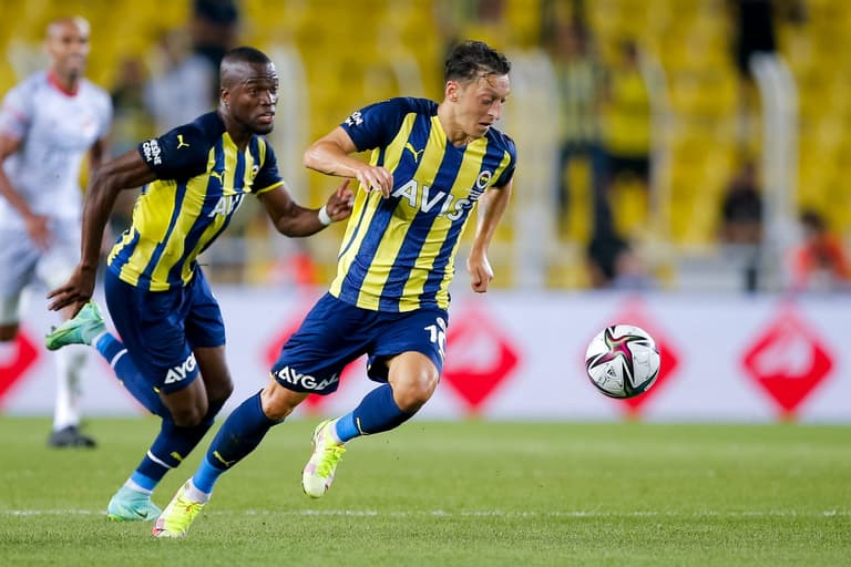 Mesut Özil warned by Fenerbahce chief about commercial interests Mesut Özil warned by Fenerbahce chief about commercial interests