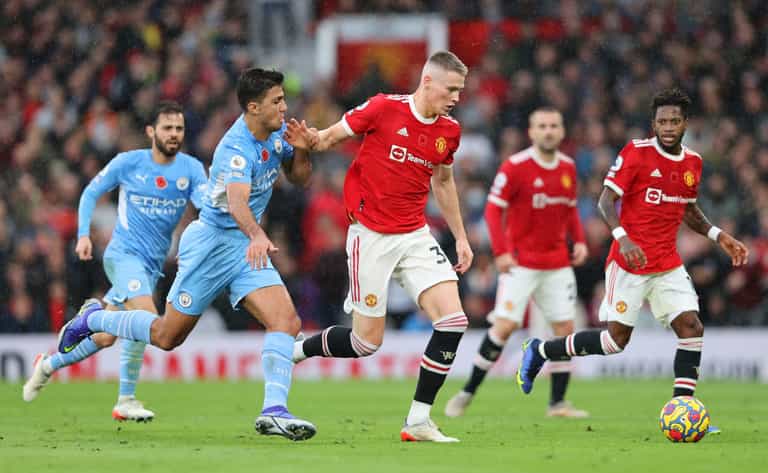 Rio Ferdinand’s tweets reflect the four stages of every United fan watching the Manchester derby Rio Ferdinand’s tweets reflect the four stages of every United fan watching the Manchester derby