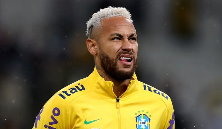 Neymar somehow avoids red card after chest bumping referee Neymar somehow avoids red card after chest bumping referee