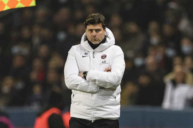 Mauricio Pochettino plays down Man United links, claiming he is ‘happy’ in Paris Mauricio Pochettino plays down Man United links, claiming he is ‘happy’ in Paris