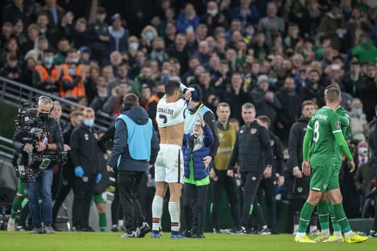 Young girl who got Ronaldo’s shirt after Portugal game receives fine Young girl who got Ronaldo’s shirt after Portugal game receives fine