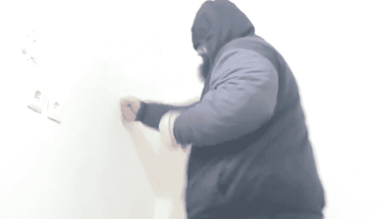 ‘Iranian Hulk’ is punching concrete walls to prepare for fight with ‘Scariest Man on the Planet’ ‘Iranian Hulk’ is punching concrete walls to prepare for fight with ‘Scariest Man on the Planet’