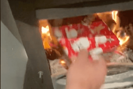 Outrage over dad’s method for making sure kids behave during Christmas Outrage over dad’s method for making sure kids behave during Christmas
