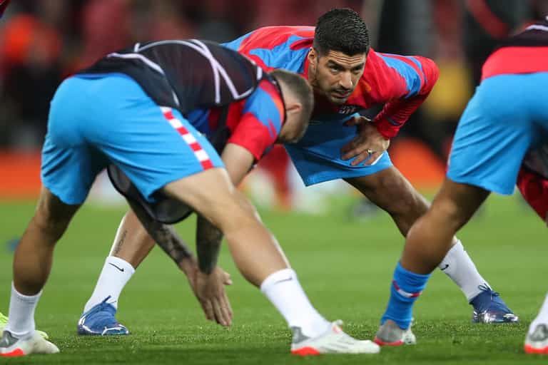 Liverpool fans boo Luis Suarez on return to Anfield Liverpool fans boo Luis Suarez on return to Anfield