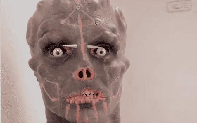 Man chops off two fingers in mission to become fully-fledged ‘black alien’ Man chops off two fingers in mission to become fully-fledged ‘black alien’