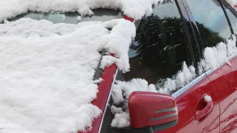Woman shares ‘genius’ hack to stop your windscreen freezing overnight Woman shares ‘genius’ hack to stop your windscreen freezing overnight