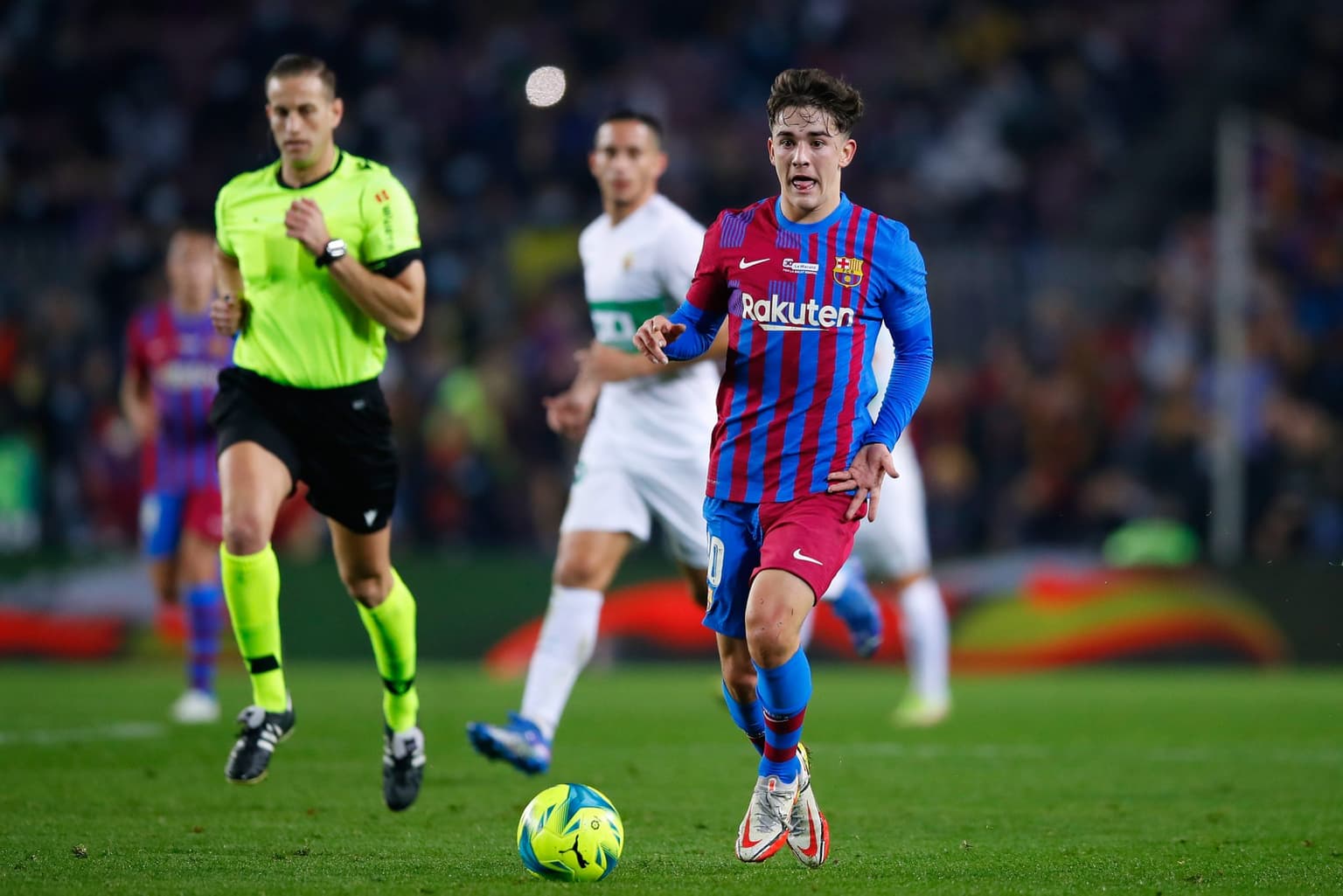 Spanish journalist explains bizarre reason Gavi plays with laces undone