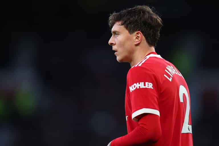 Victor Lindelof taken off after ‘struggling to breathe’, says Ralf Rangnick Victor Lindelof taken off after ‘struggling to breathe’, says Ralf Rangnick