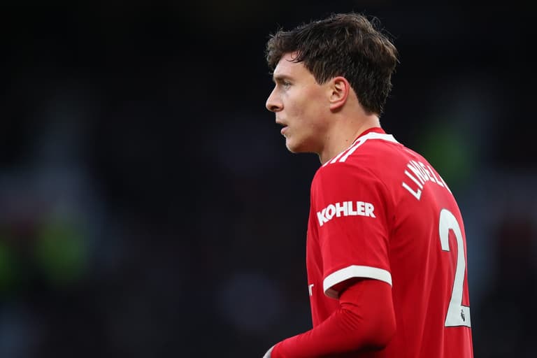 Victor Lindelof taken off after ‘struggling to breathe’, says Ralf Rangnick Victor Lindelof taken off after ‘struggling to breathe’, says Ralf Rangnick